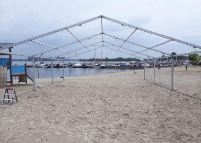 NL Tenten Nunspeet opbouw tent strandfeest Veluwemeer